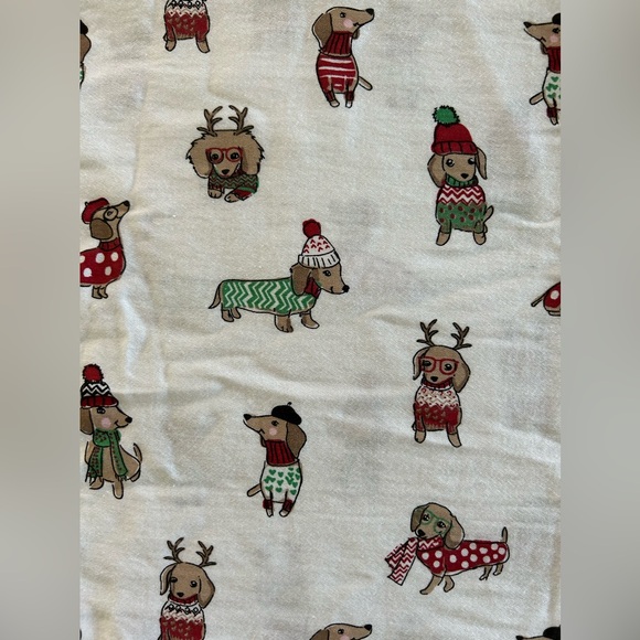 NWOT Two Christmas Dogs Pillowcases. 20 X 28 - Picture 4 of 8